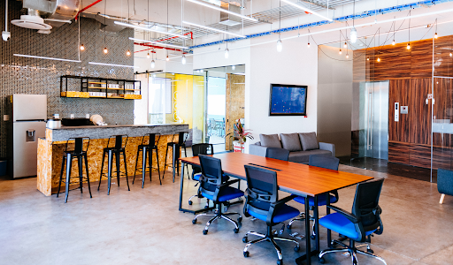 Modern Office Furniture Trends that Uplifts the Mood of Every Employee